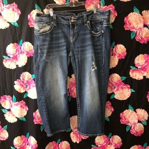 PLUS SIZE | VIGOSS | Capri Jeans
